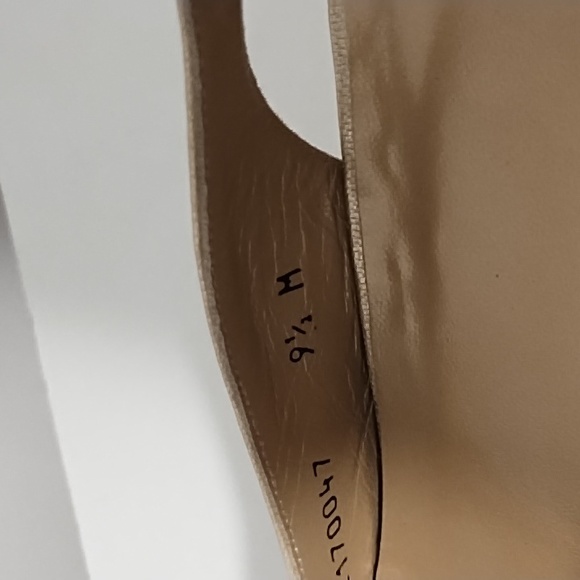 Stuart Weitzman Gold Slingback Wedge Heel - Picture 9 of 9